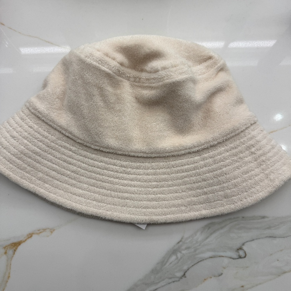 Aritzia Bucket Hat - Picture 4 of 5